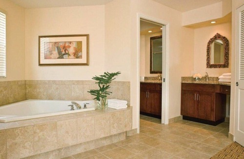 Bay Lake Resort | 2-bdrm in this LARGE resort in Buena Vista/Orlando. 10 Minutes from Disney