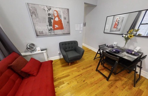 Manhattan Valley Apartment | 2 Bdrm next to Central Park, walking distance to Columbia University