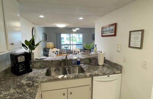 Crescent Beach Condo | 2 Bdrm Ocean view just steps away from Crescent Beach