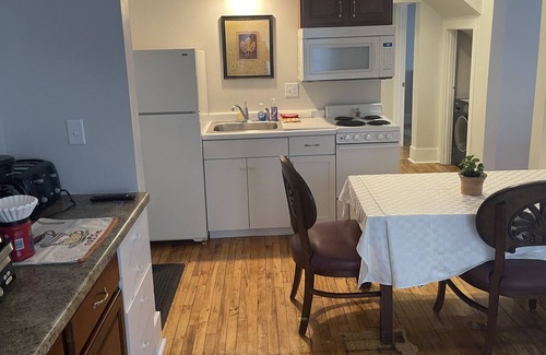 Wausau Apartment | 2 BDRM, Pet ok, 10 min. to Aspirus H on main level