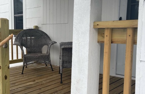 Wausau Apartment | 2 BDRM, Pet ok, 10 min. to Aspirus H on main level