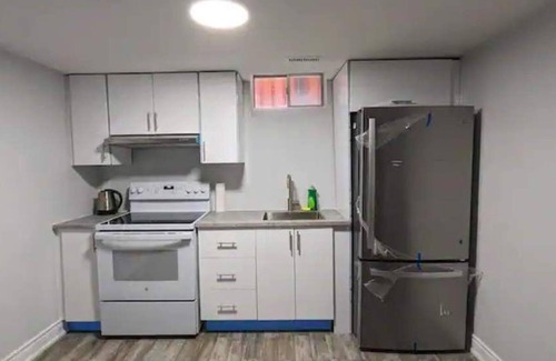 East Credit House | 2 Bdroom Apartment near UTM, Square 1 and Airport
