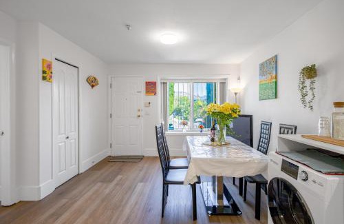 Hastings House | 2 Bds suite beautiful Yard near PNE