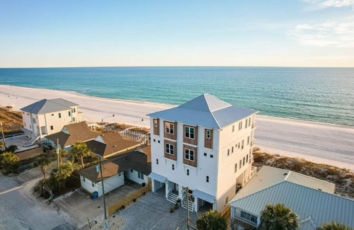 Crescent Beach House | 2 Beachfront Homes with Private Pool - Beachfront, 2 Pools - Sleeps 36 - Fav