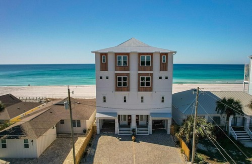 Crescent Beach House | 2 Beachfront Homes with Private Pool - Beachfront, 2 Pools - Sleeps 36 - Fav