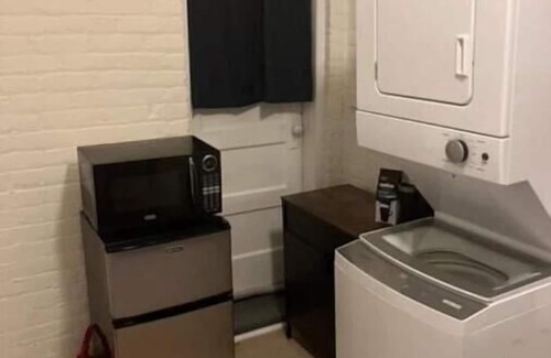 Petworth Apartment | 2 Beautiful Petworth subway transportation walking distance