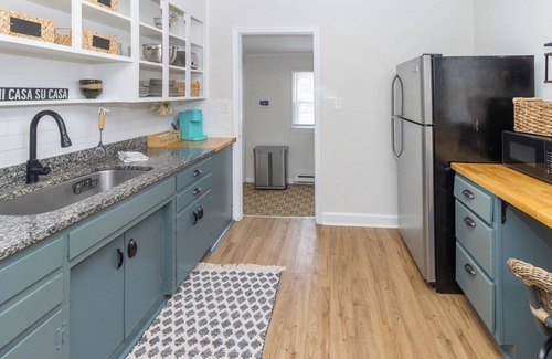Greensboro House | 2 bed/1 ba-across f/Coliseum/GAC