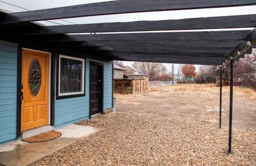 Price House | 2 bed 1 bath cottage home