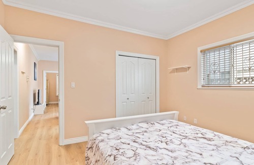 Seafair House | 2 bed 1 bath cozy suite