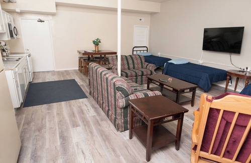 Anchor Bay Harbor Apartment | 2 Bed, 1 Bath, Ground Floor, Sleeps 7, Loft Style Open Concept Apartment