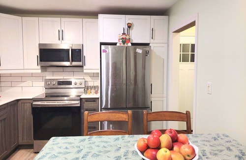 Trenton House | 2 BED 1 BATH house with backyard near to highway and CFB Trenton