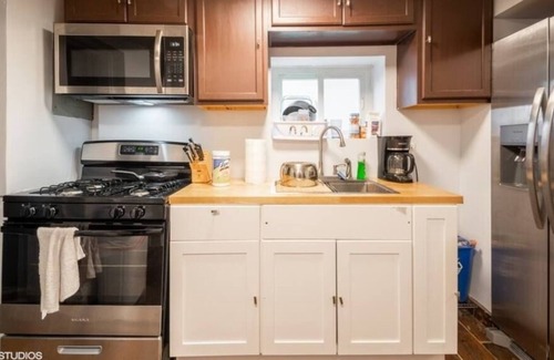 Chicago Apartment | 2 Bed / 1 Bath near O'Hare