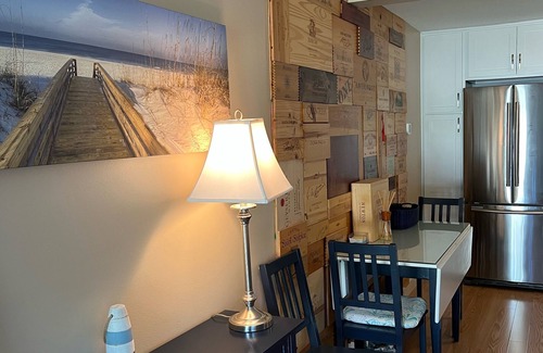 Gilford Condo | 2 Bed/1 Bath Saunders Bay Gilford with boat slip. Walk to Meadowbrook for a show