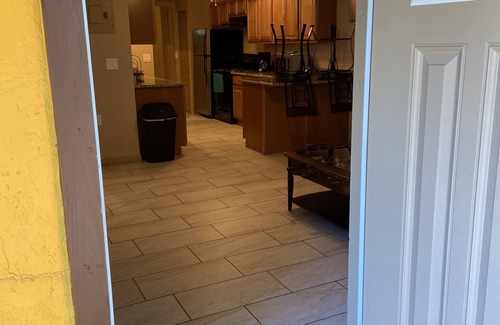 Solana Apartment | 2 Bed/1 Bath - Unit B