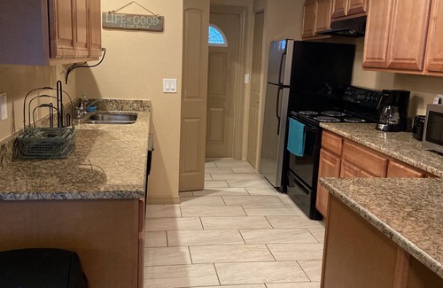 Solana Apartment | 2 Bed/1 Bath - Unit B