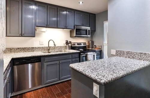San Carlos House | 2 Bed, 2.5 Bath Lake Murray Townhouse Loaded With Amenities!