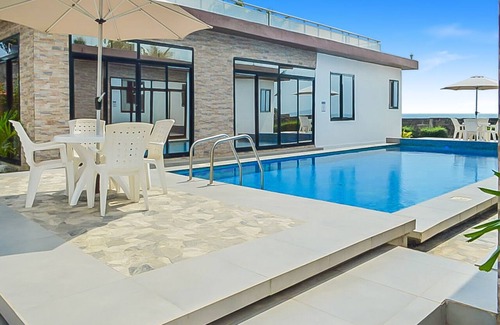Monrovia Villa | 2 Bed/2.5 Bath Villa (Lewa)