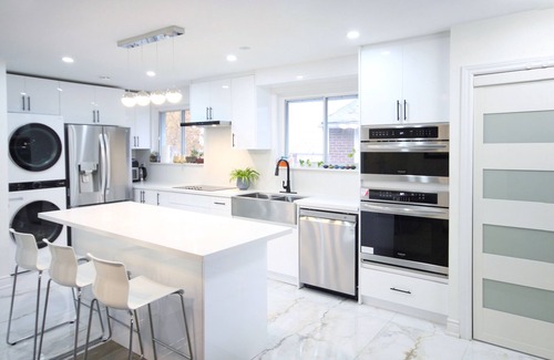 Mississauga House | 2 Bed 2 Bath Apartment in Mississauga near Square One
