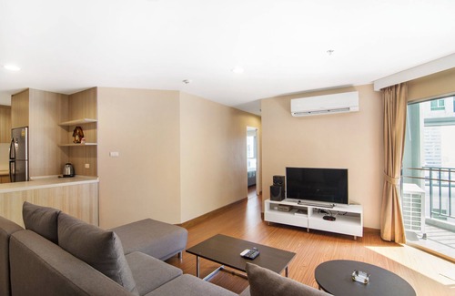 Ratchadaphisek Apartment | 2 Bed/2 Bath Apartment/Biggest Pool/WiFi