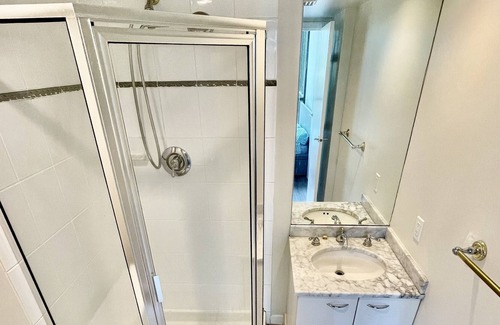 Coal Harbour Apartment | 2 bed 2 bath