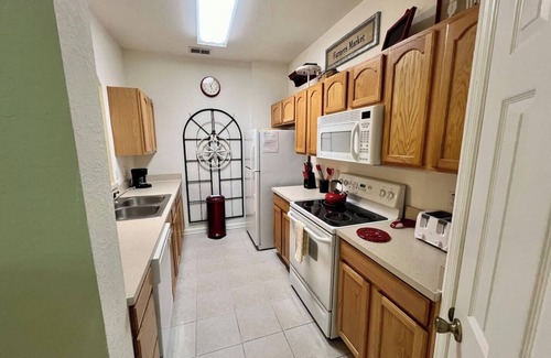 Windsor Hills Apartment | 2 bed 2 bath Condo First Floor Windsor Hills