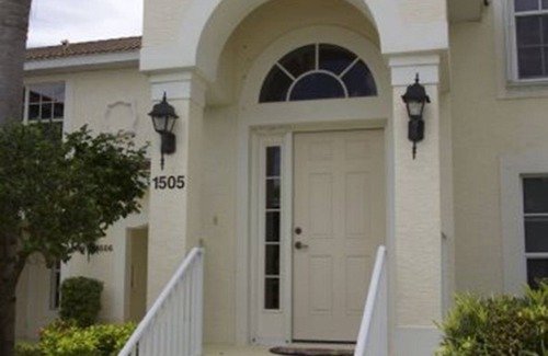 Fort Myers Condo | 2 BED 2 BATH CONDO ON GOLF COUNTRY CLUB COMMUNITY