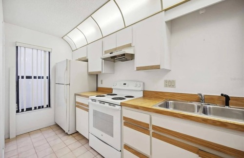 Venice Condo | 2 Bed 2 Bath Condo on Golf Course in Quiet Safe Community, 4 Miles to Beach