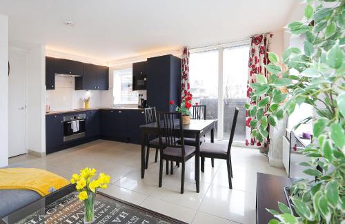 Golborne Apartment | 2-bed 2-bath flat around the corner from Portobello Market