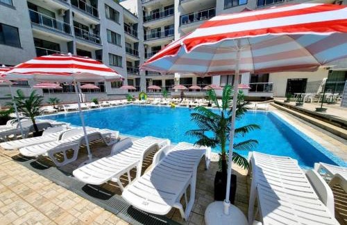 Golden Sands Apartment | 2-bed,2-bath, free private parking