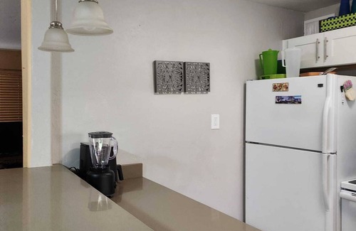 Blenman-Elm House | 2 Bed, 2 Bath home for winter rental in stable neighborhood in Tucson
