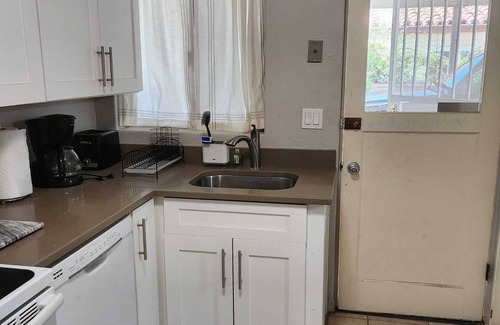 Blenman-Elm House | 2 Bed, 2 Bath home for winter rental in stable neighborhood in Tucson
