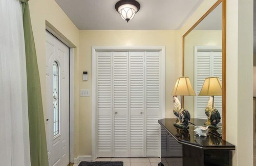 Pine Island Center House | 2 bed 2 bath in Bokeelia! Double lot, space to park your boat!