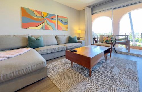 Pacific Beach Apartment | 2 bed 2 bath penthouse condo with AC and Ocean Views
