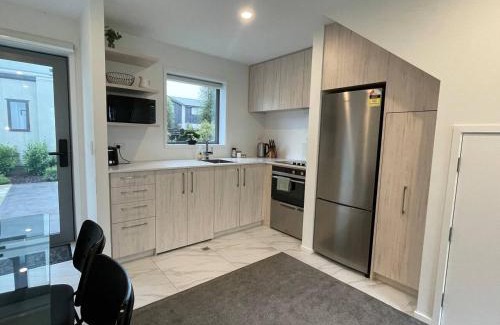 Upper Riccarton House | 2 Bed 2 Bath Retreat