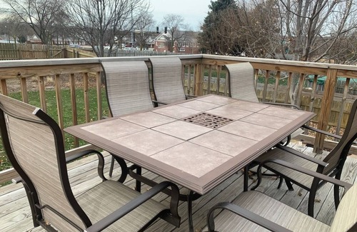 Lincoln House | 2 Bed, 2 Bath South Lincoln Husker House