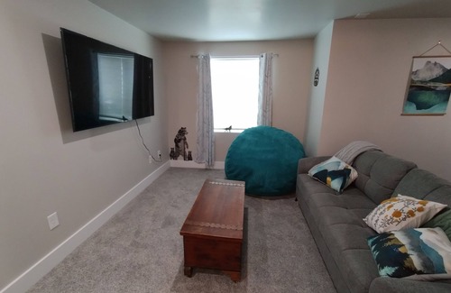 St. Anthony House | 2 Bed 2 Bath Townhome North of Rexburg!