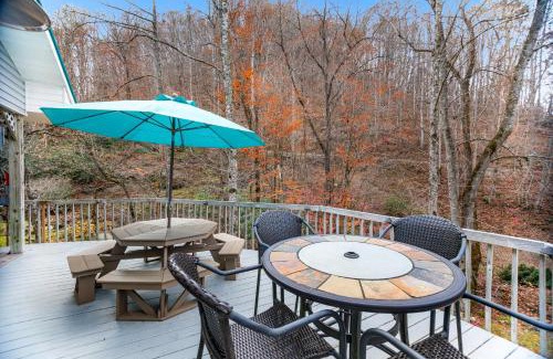 Whittier House | 2 Bed 2 Bath Vacation home in Whittier I