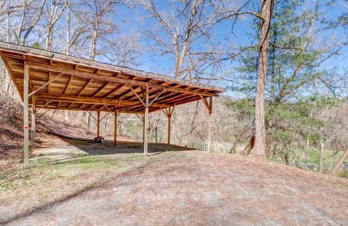 Qualla House | 2 Bed 2 Bath Vacation home in Whittier II
