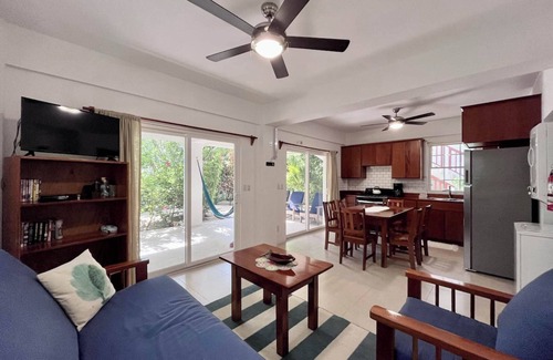 Caye Caulker Apartment | 2 bed/2 bath Velento#9 private dock/pool/beach/free paddleboards