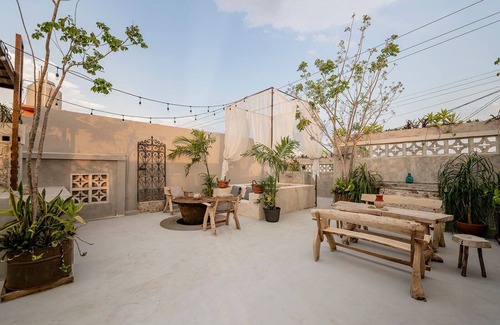 Merida Municipality House | 2-bed,3 bath house, rooftop, 2 plunge pools. AC. Safe. Close to centre, shops.