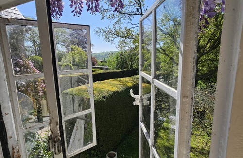 Calverleigh House | 2 Bed Annexe West Wing Of Manor