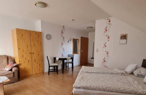 Burgsponheim Apartment | 2-bed apartment (30 sqm) - castle view - winery and holiday apartment Erbacher Hof