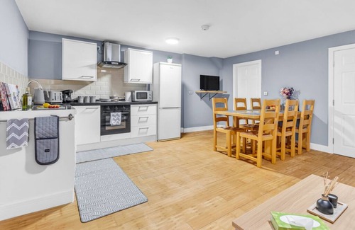 West Bromwich Apartment | 2-Bed Apartment in West Bromwich Birmingham