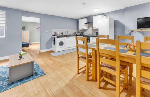 West Bromwich Apartment | 2-Bed Apartment in West Bromwich Birmingham