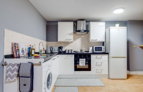 West Bromwich Apartment | 2-Bed Apartment in West Bromwich Birmingham