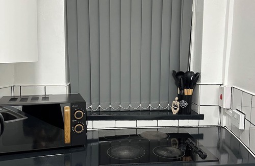 Sheffield Apartment | 2 Bed Apartment off London Road | Prime location