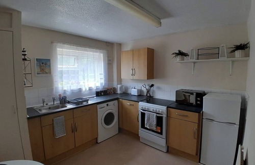 Northampton Apartment | 2 Bed Apartment Sleeps4 with FreeP & Internet
