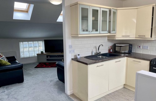 Scarborough Apartment | 2 Bed Apartment - Sleeps 4 - Wifi