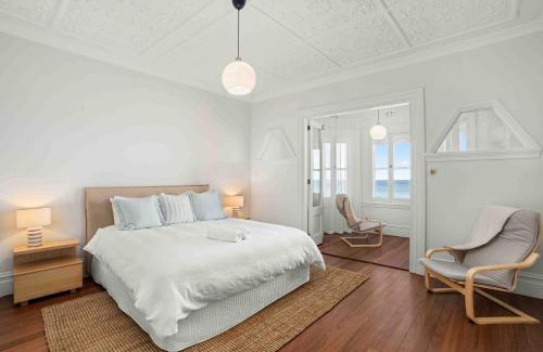 Bondi Beach Apartment | 2-Bed Apartment with Stunning Bondi Beach Views