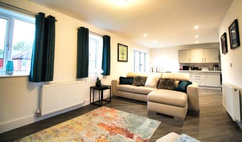 Rotherham House | 2 Bed Bungalow - Parking - New Build - High End Furnishings - Wheel Chair Accessible - Large Enclosed Garden - Dog Friendly